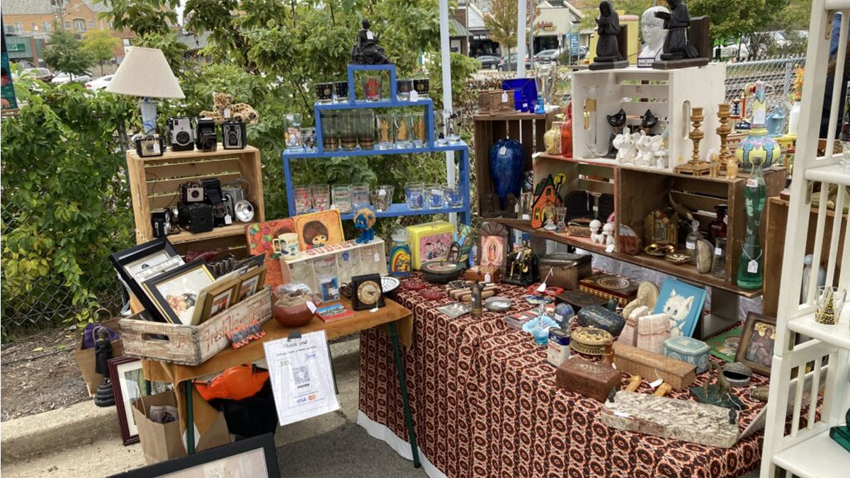 Long Grove Vintage Days: A Weekend Festival of Antiques, Hand-Made and Upcycled Treasures